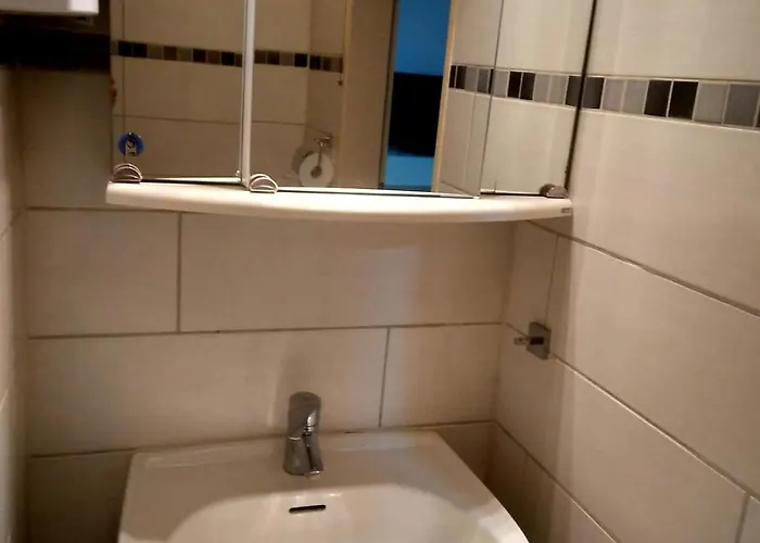 Ferien- Oder Monteurwohnung Stadtnah! *